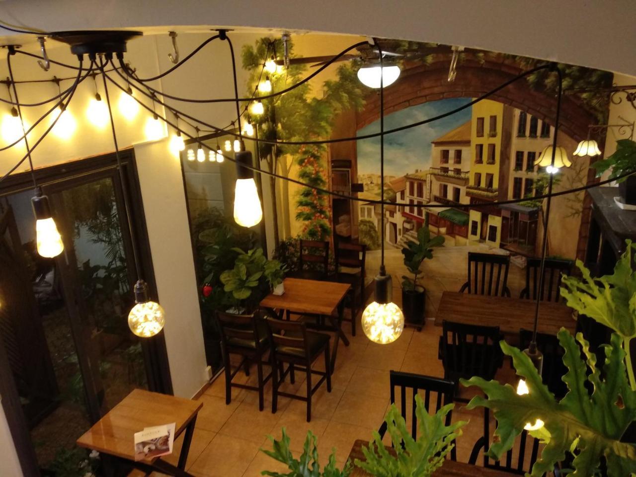 Ladybug Boutique Villa Hanoi Buitenkant foto